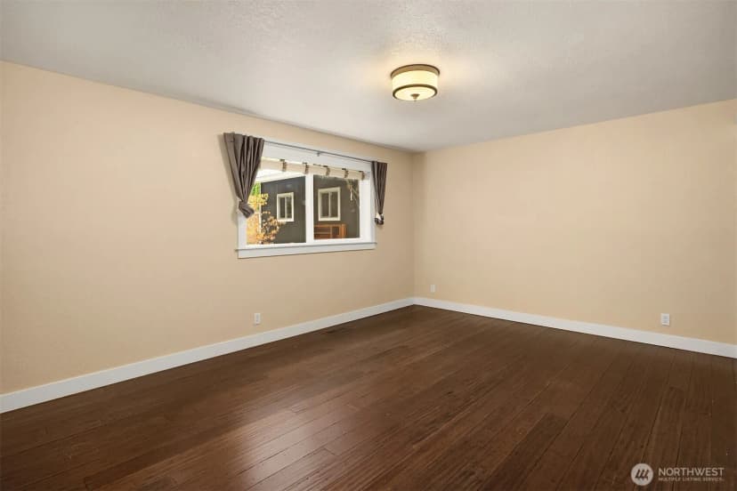 Property photo for 1542 10th Place N, Edmonds photo 24