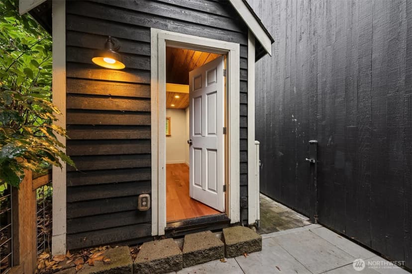 Property photo for 1542 10th Place N, Edmonds photo 31