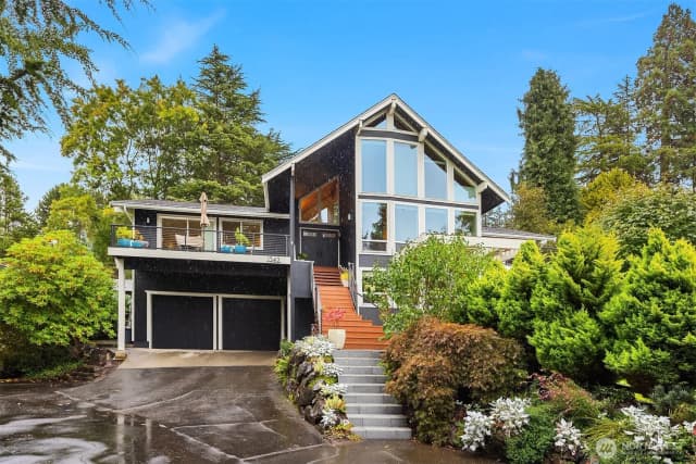 Property photo for 1542 10th Place N, Edmonds
