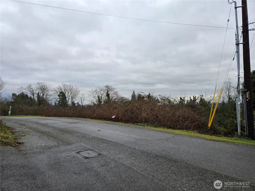 Property photo for 71 Xx S 130th Street, Seattle photo 11