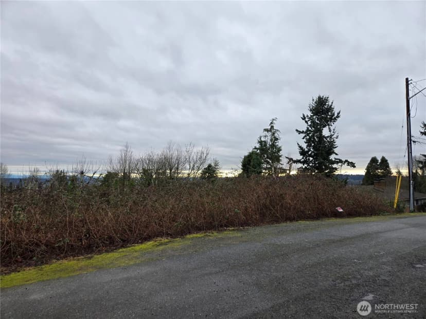 Property photo for 71 Xx S 130th Street, Seattle photo 13