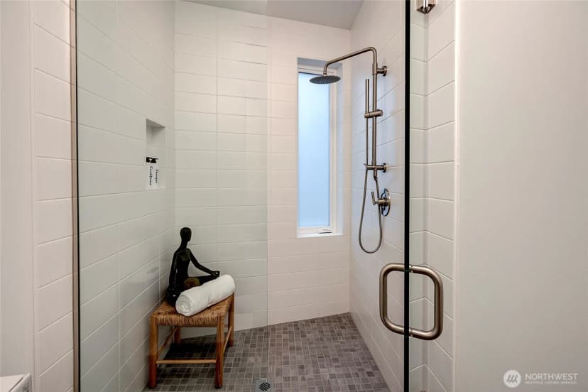 Property photo for 629 13th Avenue E, Seattle photo 21