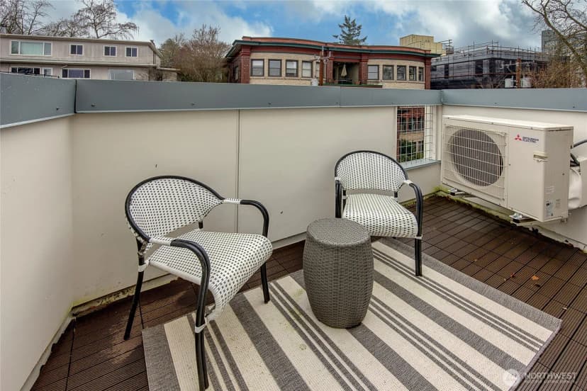 Property photo for 629 13th Avenue E, Seattle photo 25