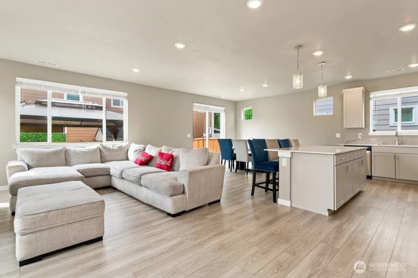 Property photo for 939 Vine Maple Street Se, Lacey photo 4