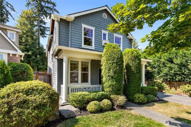 Property photo for 15381 129th Avenue Ne, Woodinville photo 2