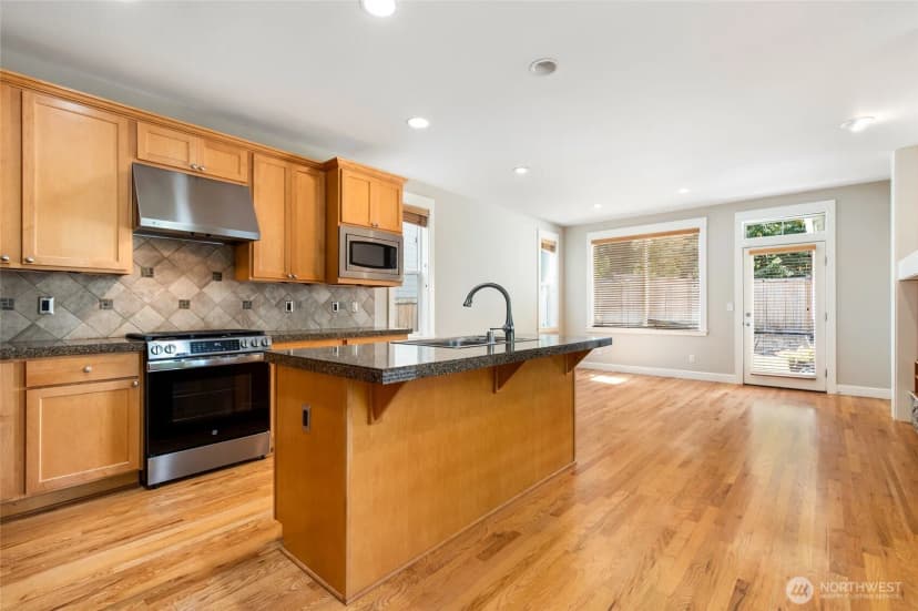 Property photo for 15381 129th Avenue Ne, Woodinville photo 11