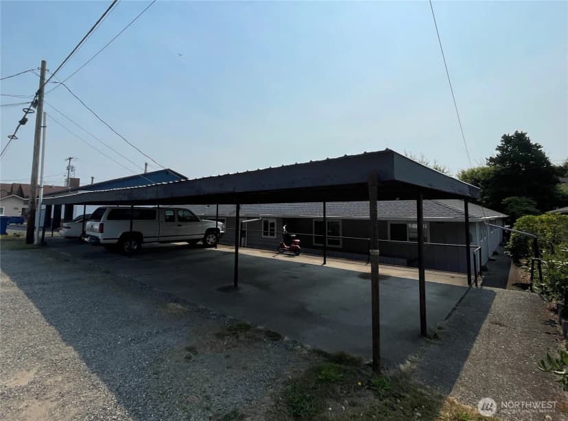 Property photo for 708 Grover Street, Lynden photo 2