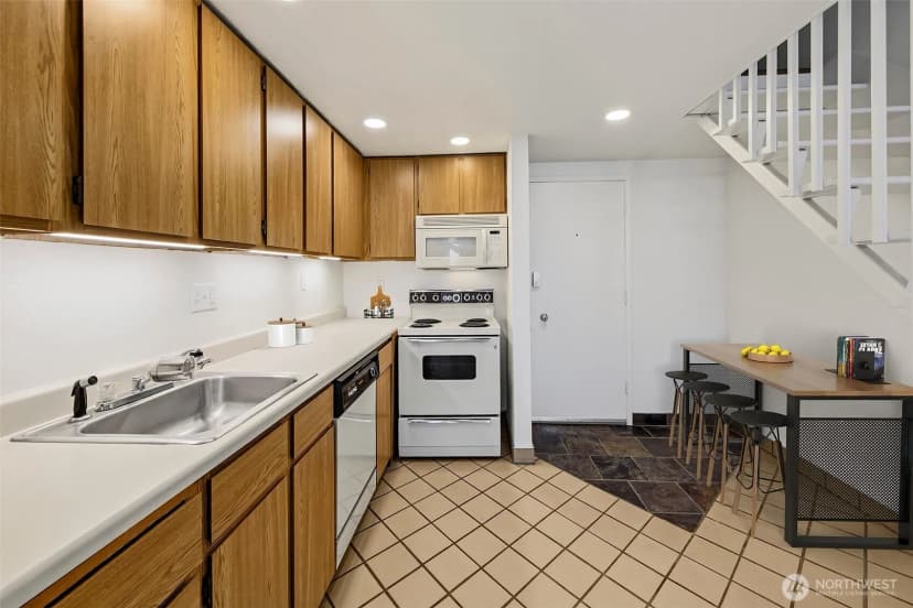 Property photo for 1000 Union Street #412, Seattle photo 9