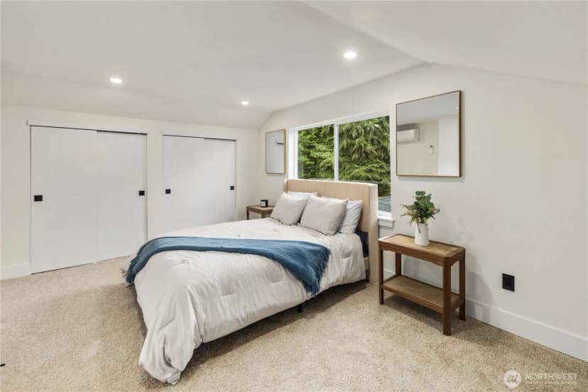 Property photo for 5520 Brooklyn Avenue Ne, Seattle photo 13
