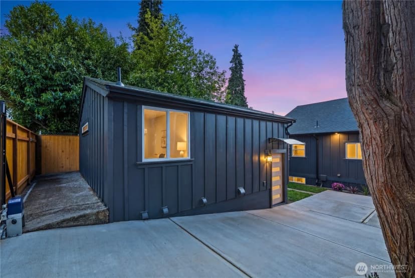 Property photo for 5520 Brooklyn Avenue Ne, Seattle photo 24