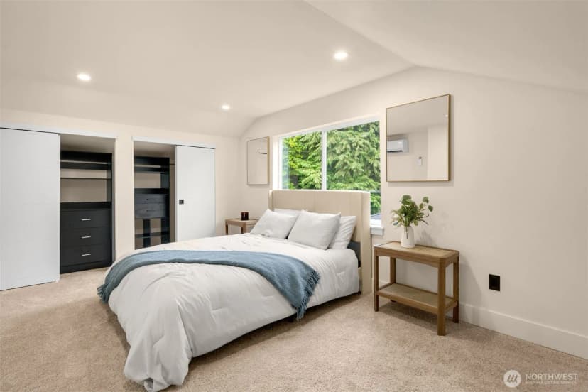 Property photo for 5520 Brooklyn Avenue Ne, Seattle photo 14