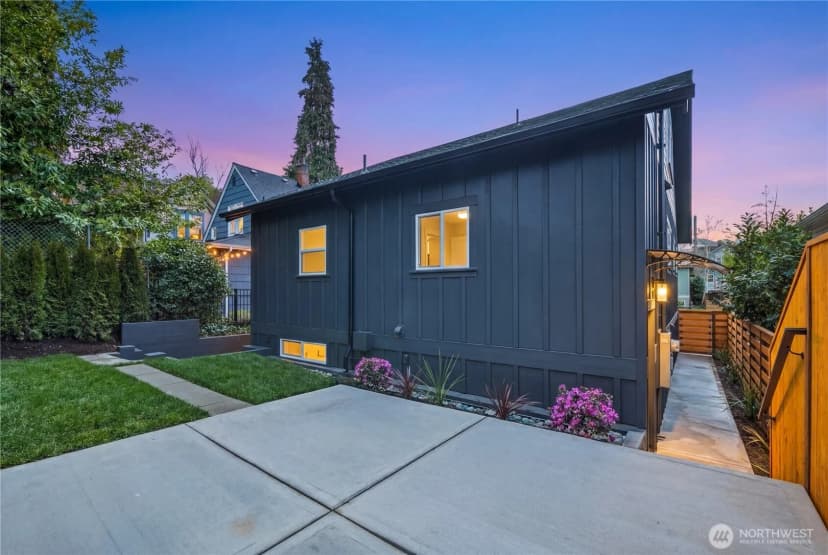 Property photo for 5520 Brooklyn Avenue Ne, Seattle photo 35