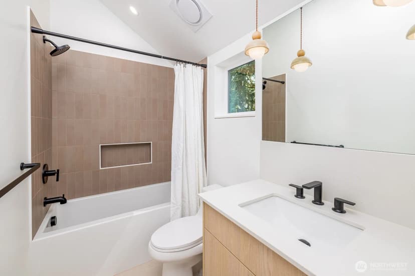 Property photo for 12056 20th Avenue Ne, Seattle photo 15