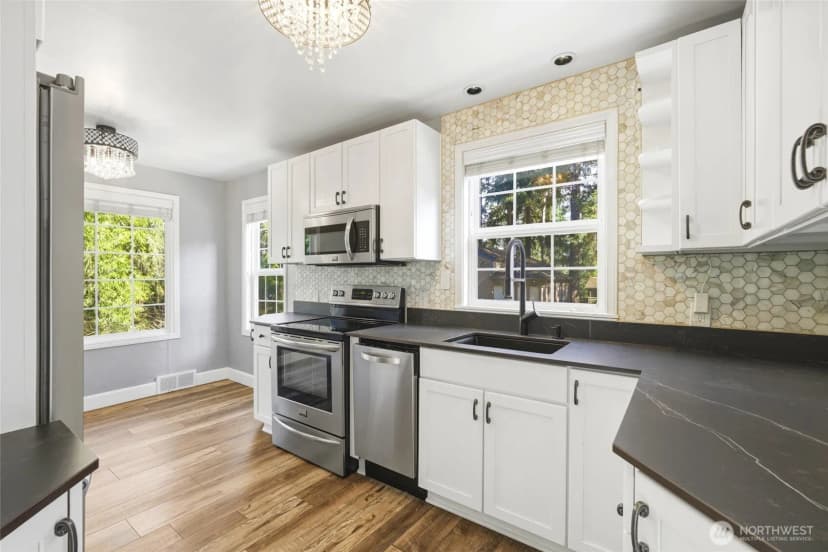 Property photo for 16714 Se Newport Way, Bellevue photo 6