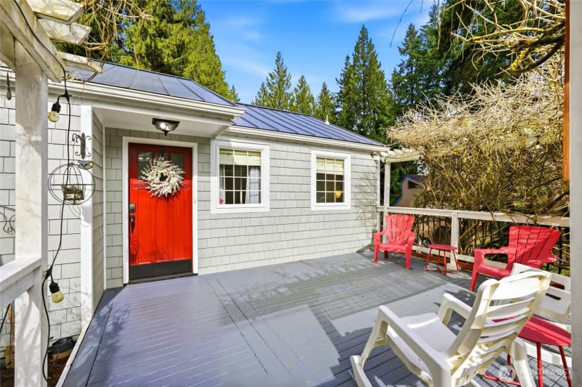 Property photo for 16714 Se Newport Way, Bellevue photo 2