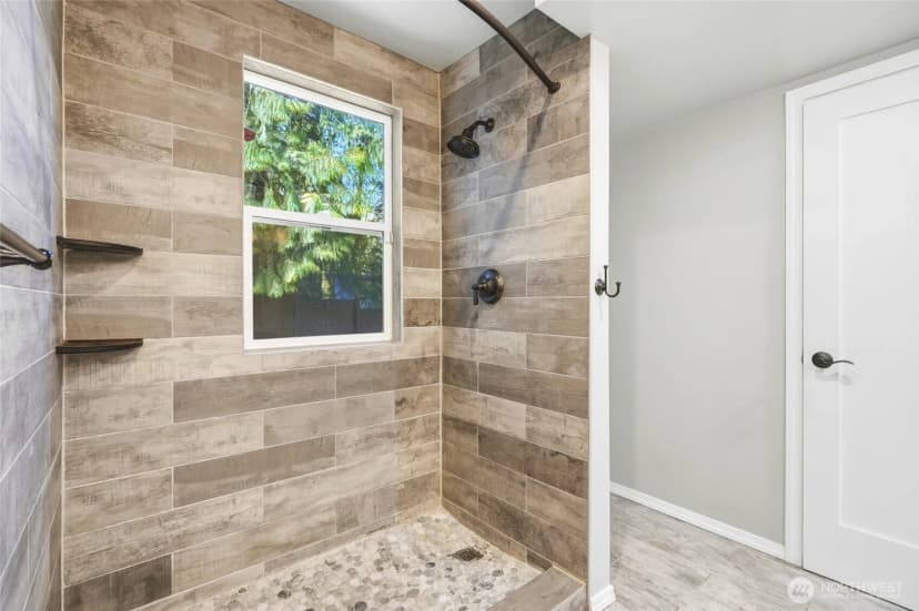 Property photo for 16714 Se Newport Way, Bellevue photo 19