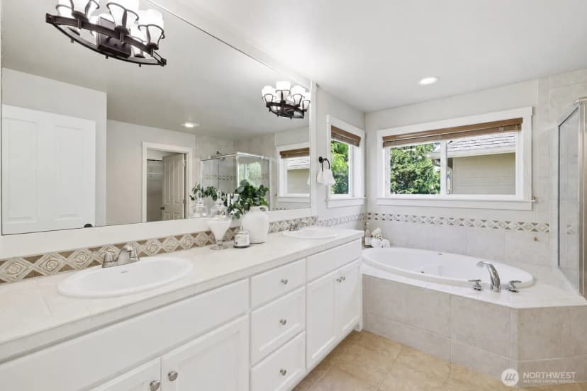 Property photo for 8642 Ne 123rd Place, Kirkland photo 25