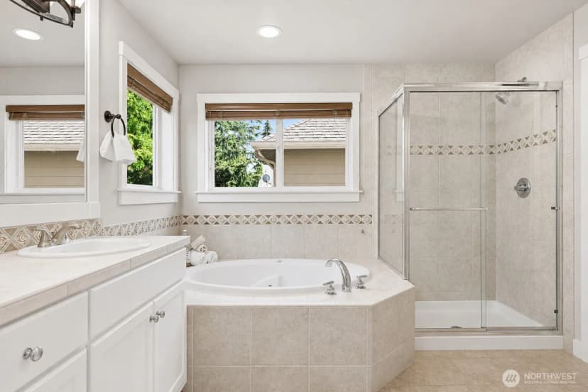 Property photo for 8642 Ne 123rd Place, Kirkland photo 26