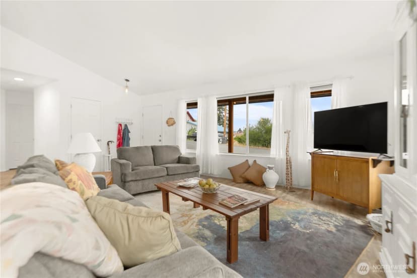 Property photo for 203 2nd St, Riverside photo 12