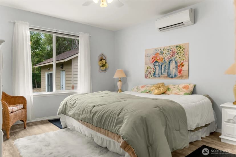 Property photo for 203 2nd St, Riverside photo 14