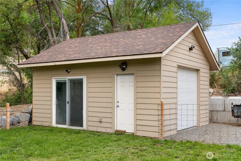 Property photo for 203 2nd St, Riverside photo 27