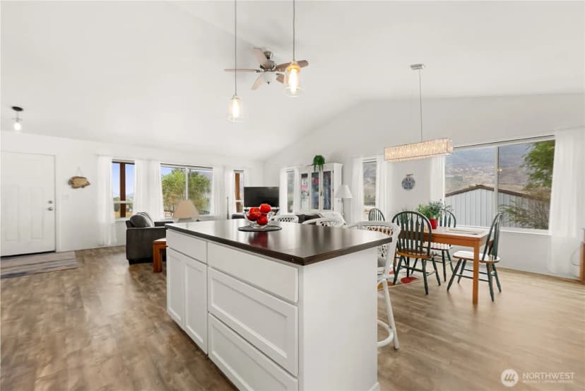 Property photo for 203 2nd St, Riverside photo 8