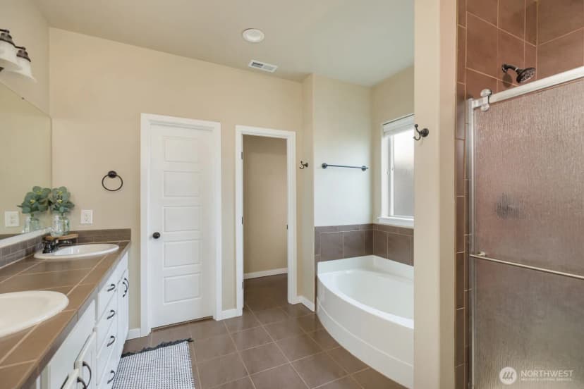 Property photo for 2209 Crystal Springs Road W, University Place photo 10