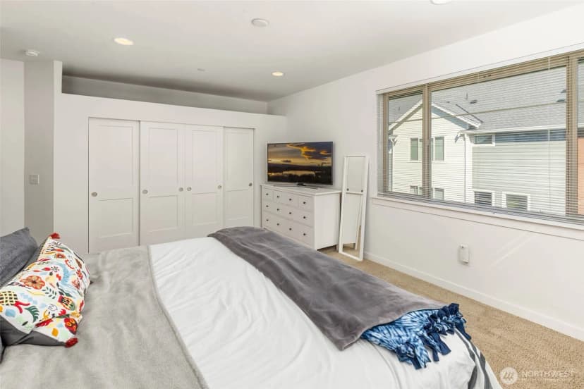 Property photo for 15790 Ne 14th Alley, Bellevue photo 17