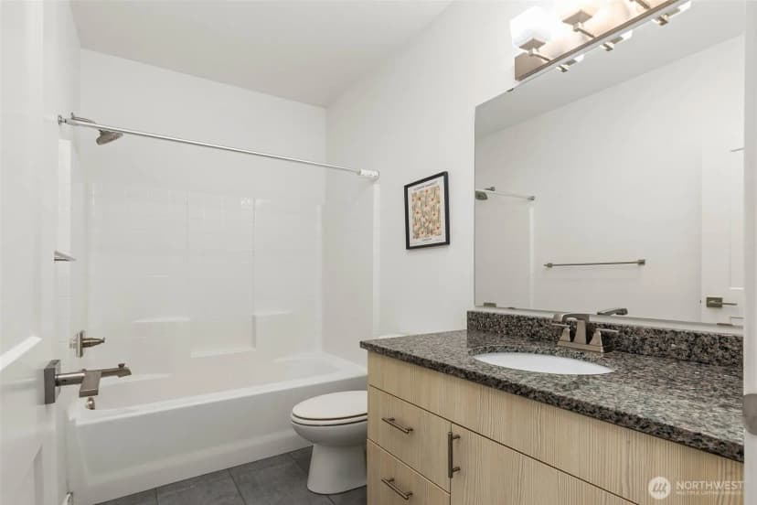 Property photo for 15790 Ne 14th Alley, Bellevue photo 21