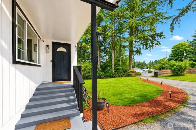 Property photo for 7045 Hawks Prairie Road Ne, Olympia photo 2