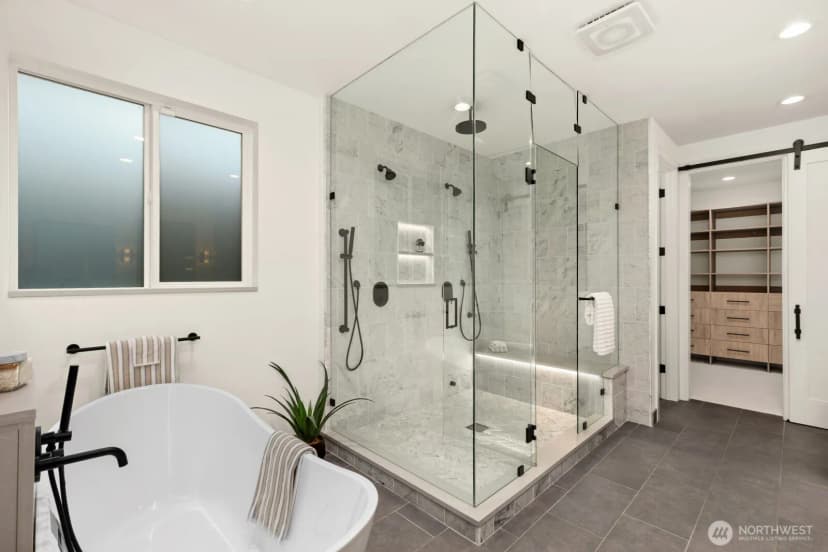 Property photo for 2533 Ne 178th Street, Lake Forest Park photo 16