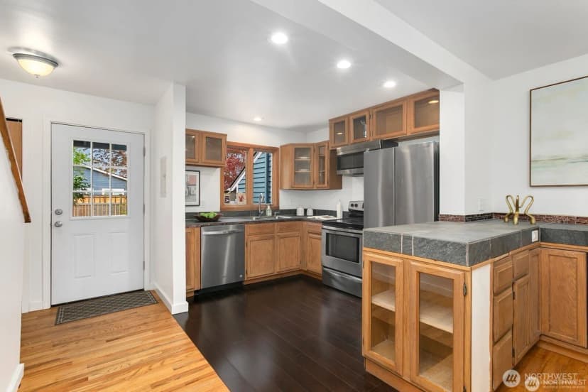 Property photo for 1816 E Jefferson Street #b, Seattle photo 8