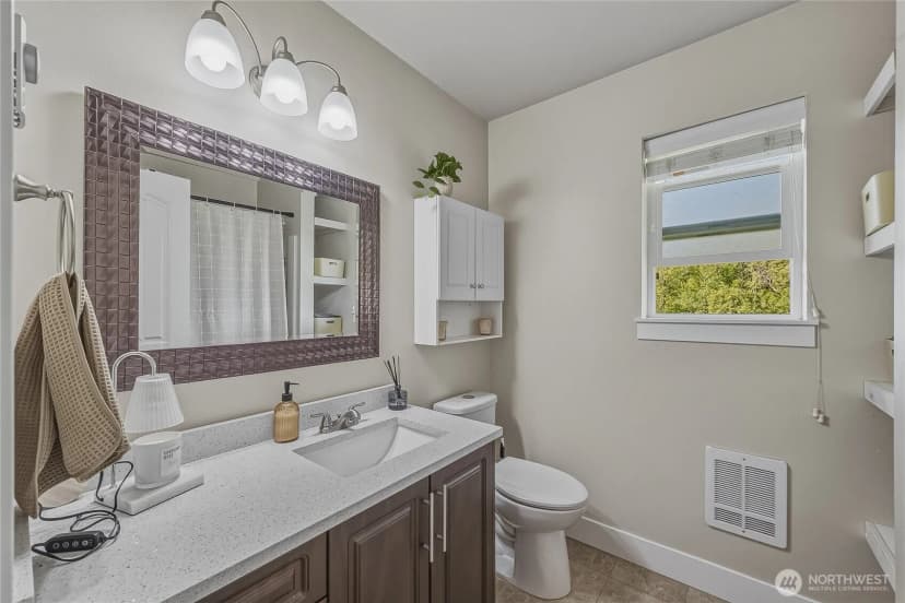 Property photo for 4662 Alderson Road, Blaine photo 22
