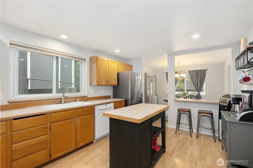Property photo for 21642 117th Place Se, Kent photo 8