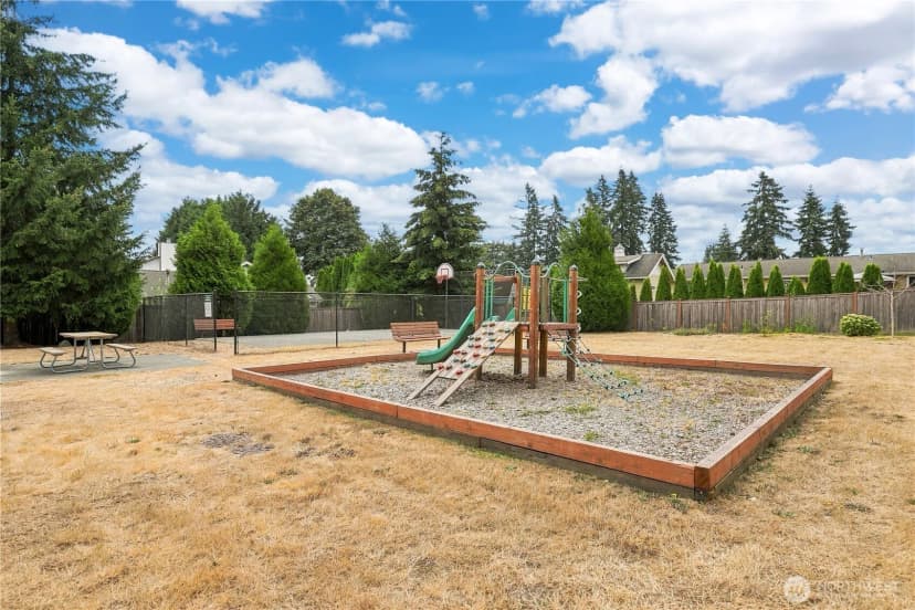 Property photo for 21642 117th Place Se, Kent photo 30
