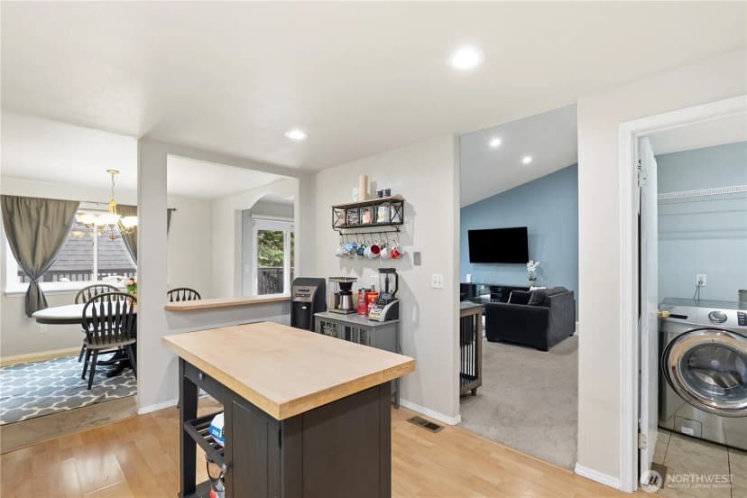 Property photo for 21642 117th Place Se, Kent photo 11