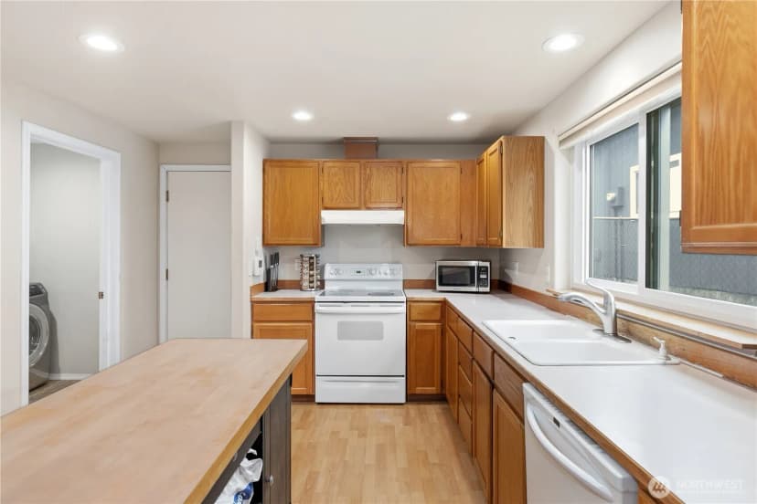 Property photo for 21642 117th Place Se, Kent photo 10
