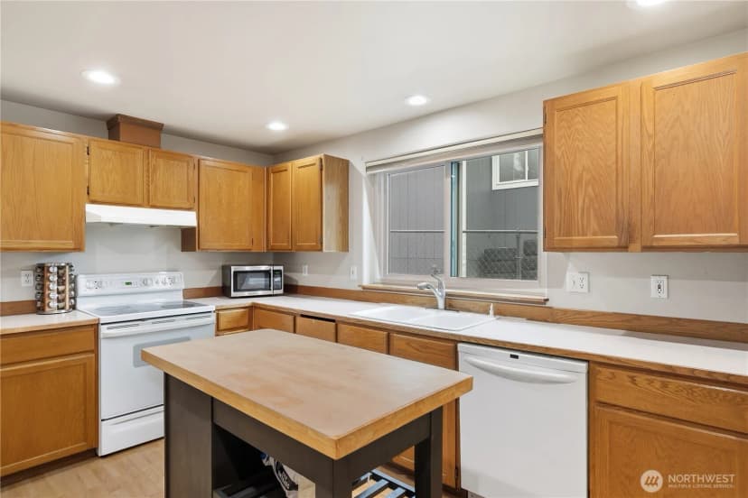 Property photo for 21642 117th Place Se, Kent photo 9