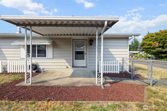 Property photo for 5305 Yakima Lane Se, Lacey photo 4