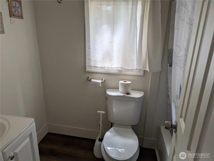 Property photo for 6701 V Place, Long Beach photo 10