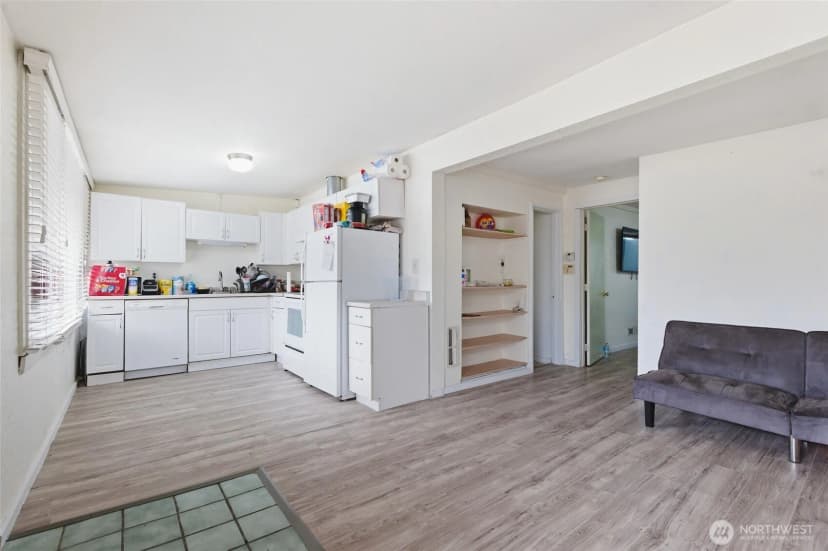 Property photo for 6323 100th Street Sw, Lakewood photo 16