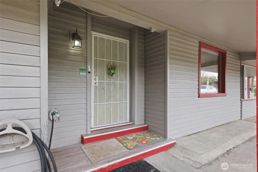 Property photo for 6323 100th Street Sw, Lakewood photo 31