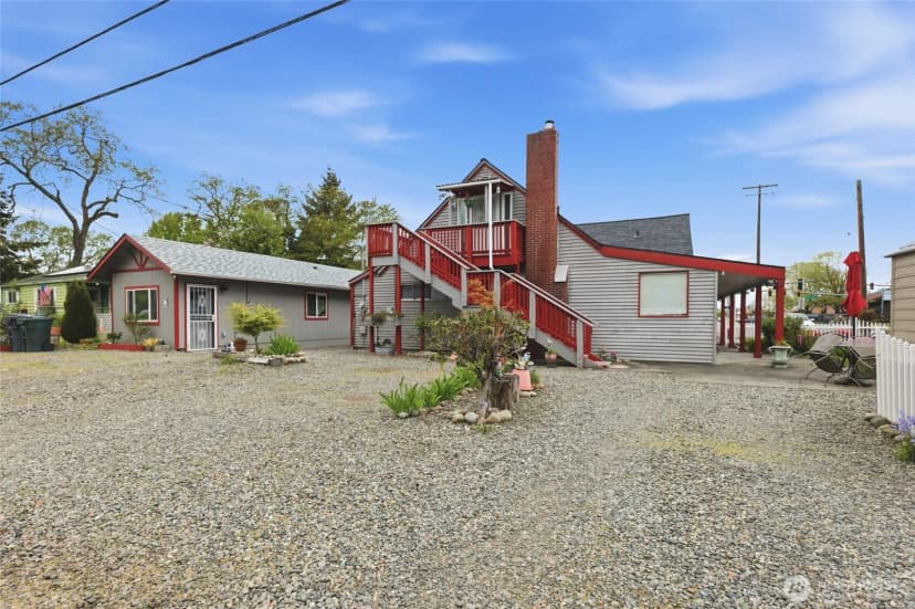 Property photo for 6323 100th Street Sw, Lakewood photo 4