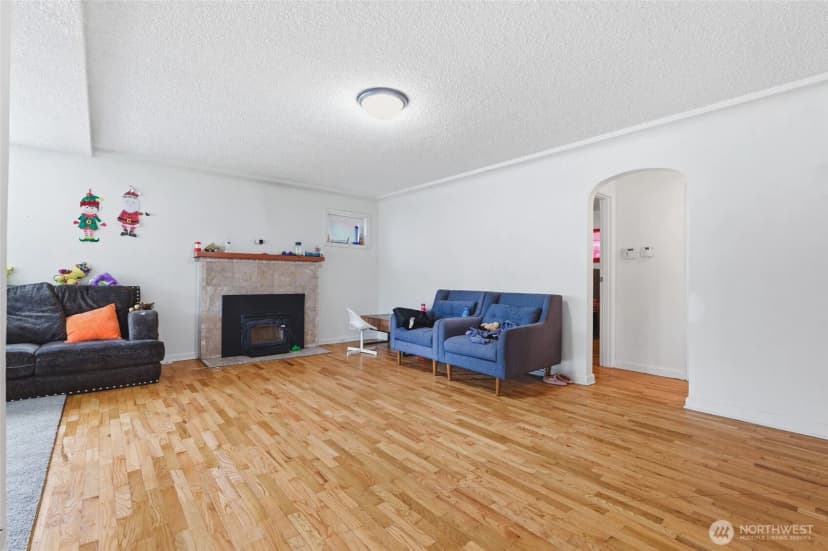 Property photo for 6323 100th Street Sw, Lakewood photo 9