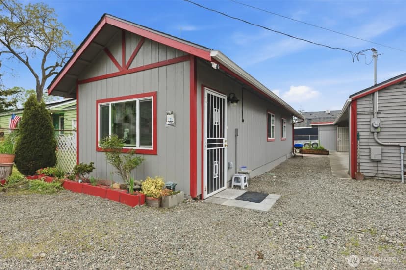 Property photo for 6323 100th Street Sw, Lakewood photo 33