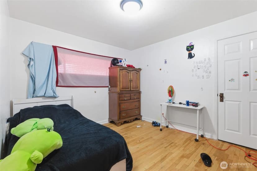 Property photo for 6323 100th Street Sw, Lakewood photo 13