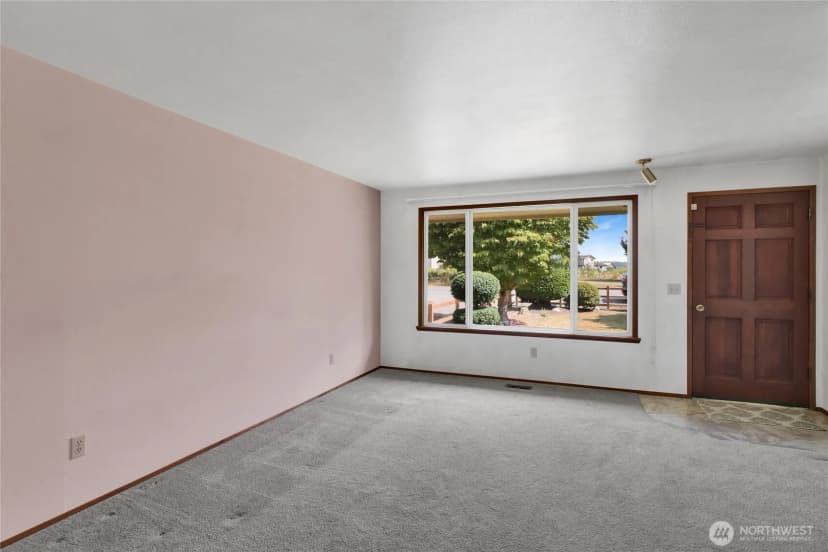 Property photo for 13176 Avon Allen Road, Mount Vernon photo 7