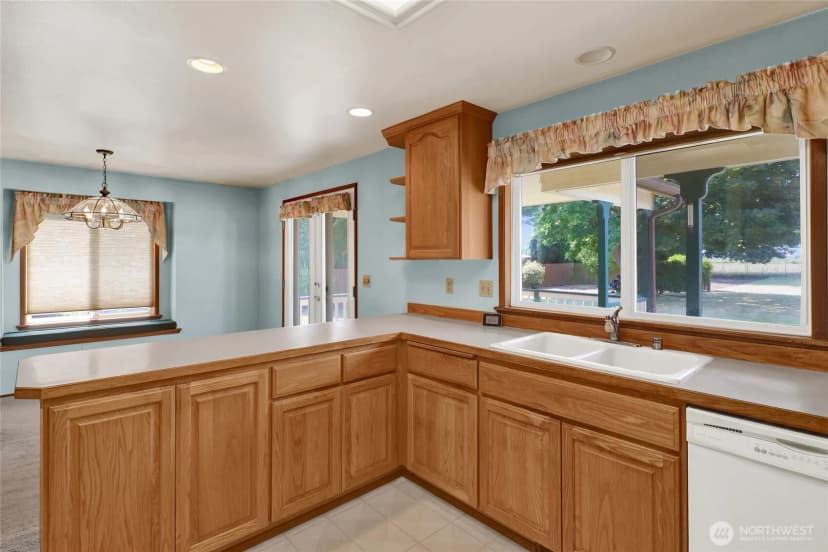 Property photo for 13176 Avon Allen Road, Mount Vernon photo 15