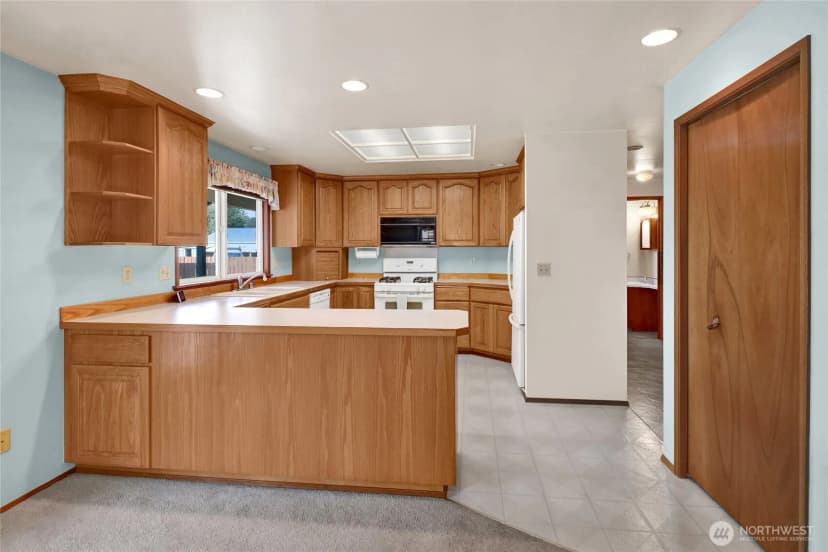 Property photo for 13176 Avon Allen Road, Mount Vernon photo 16