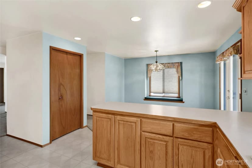 Property photo for 13176 Avon Allen Road, Mount Vernon photo 19